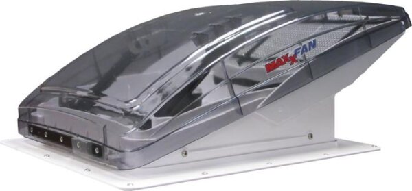 MaxxFan Deluxe, Dachventilator bei geschlossener Außenhaube. Tint